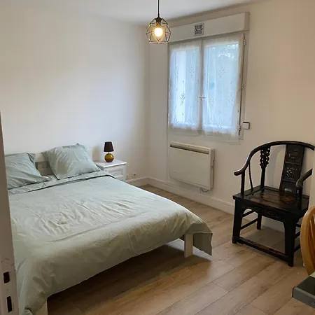 Grand F4 Bien Situe Pour Visiter Paris Apartment Le Bourget